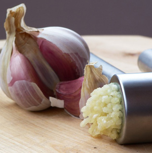فوائد الثوم 20071016_garlic-jpg
